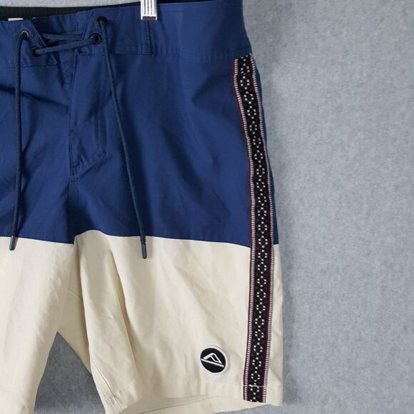REEF Boardshorts Swim Trunks Mens Size 32 Surf Beach Volleyball - Picture 2 of 6